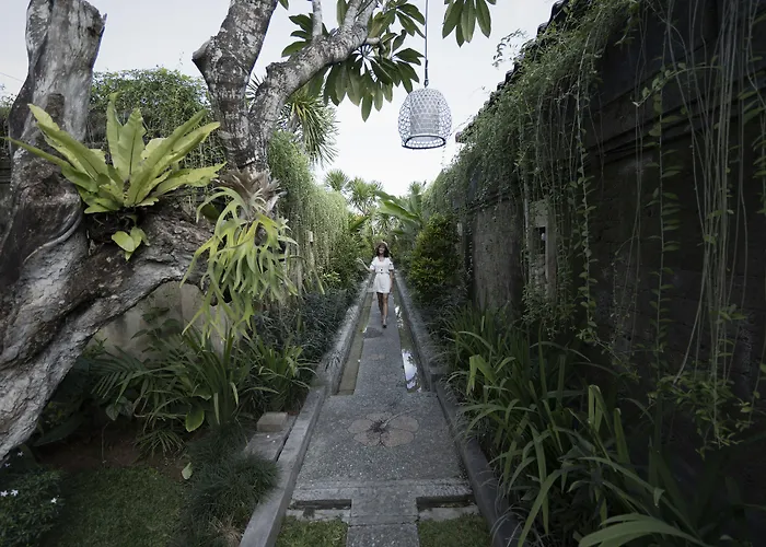Bali Prime Seminyak By Kanaya Hospitality ヴィラ