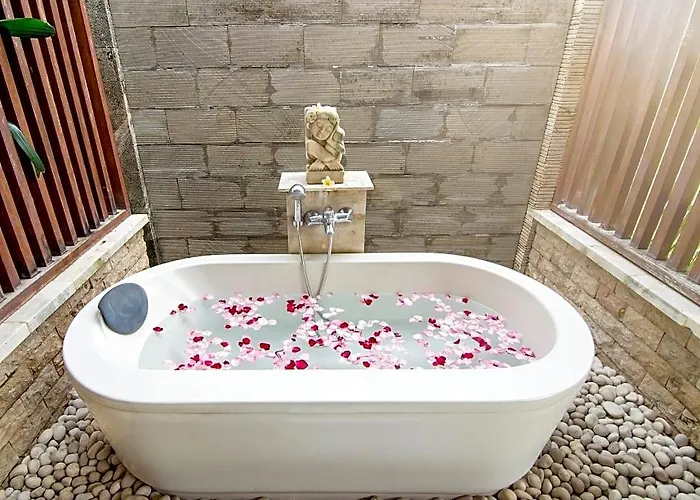 ヴィラ Bali Prime Seminyak By Kanaya Hospitality ケロボカン